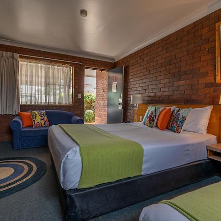 Country Pathfinder Motor Inn Dalby Dış mekan fotoğraf