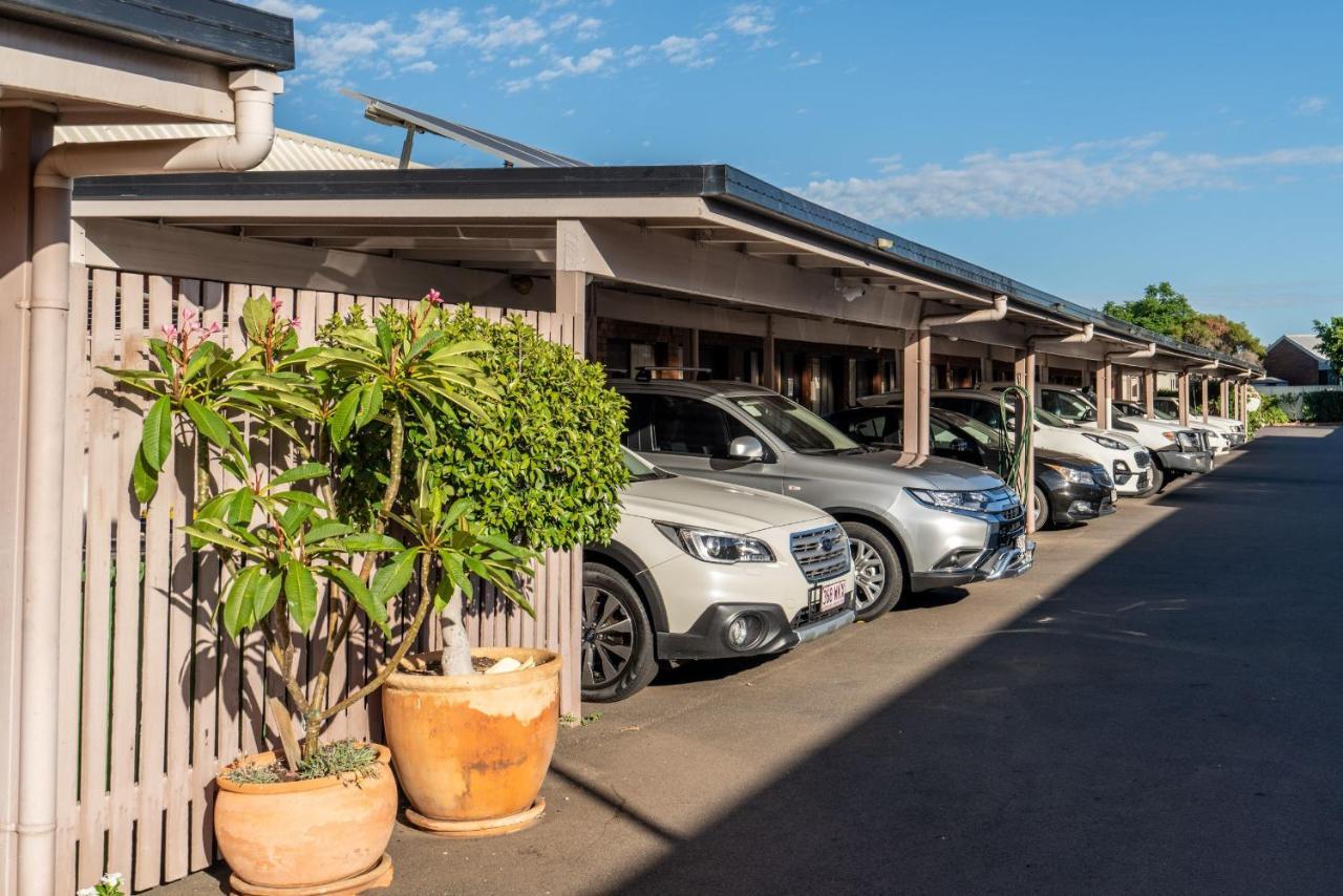 Country Pathfinder Motor Inn Dalby Dış mekan fotoğraf