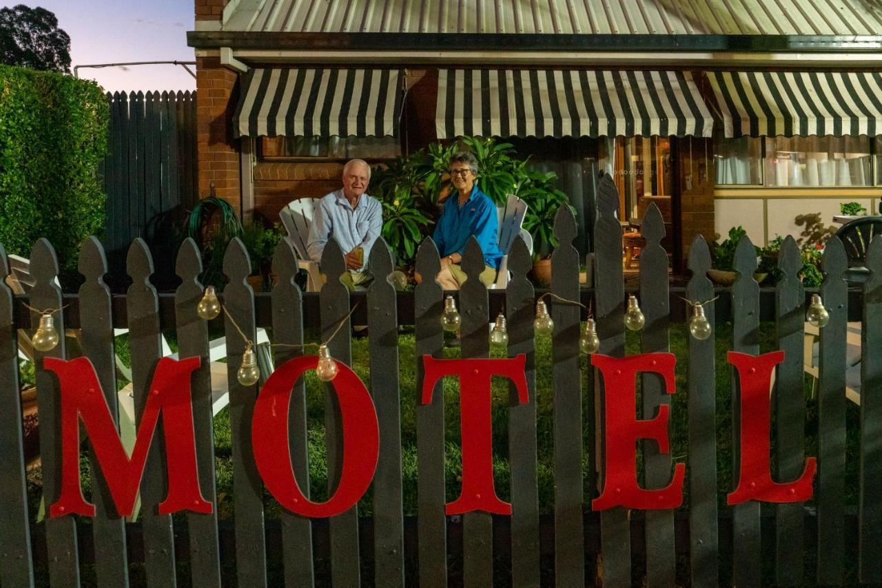 Country Pathfinder Motor Inn Dalby Dış mekan fotoğraf