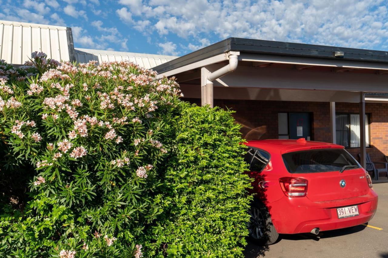 Country Pathfinder Motor Inn Dalby Dış mekan fotoğraf