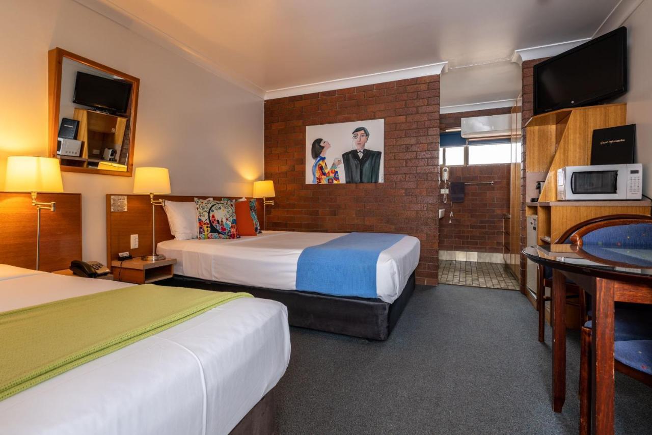 Country Pathfinder Motor Inn Dalby Dış mekan fotoğraf
