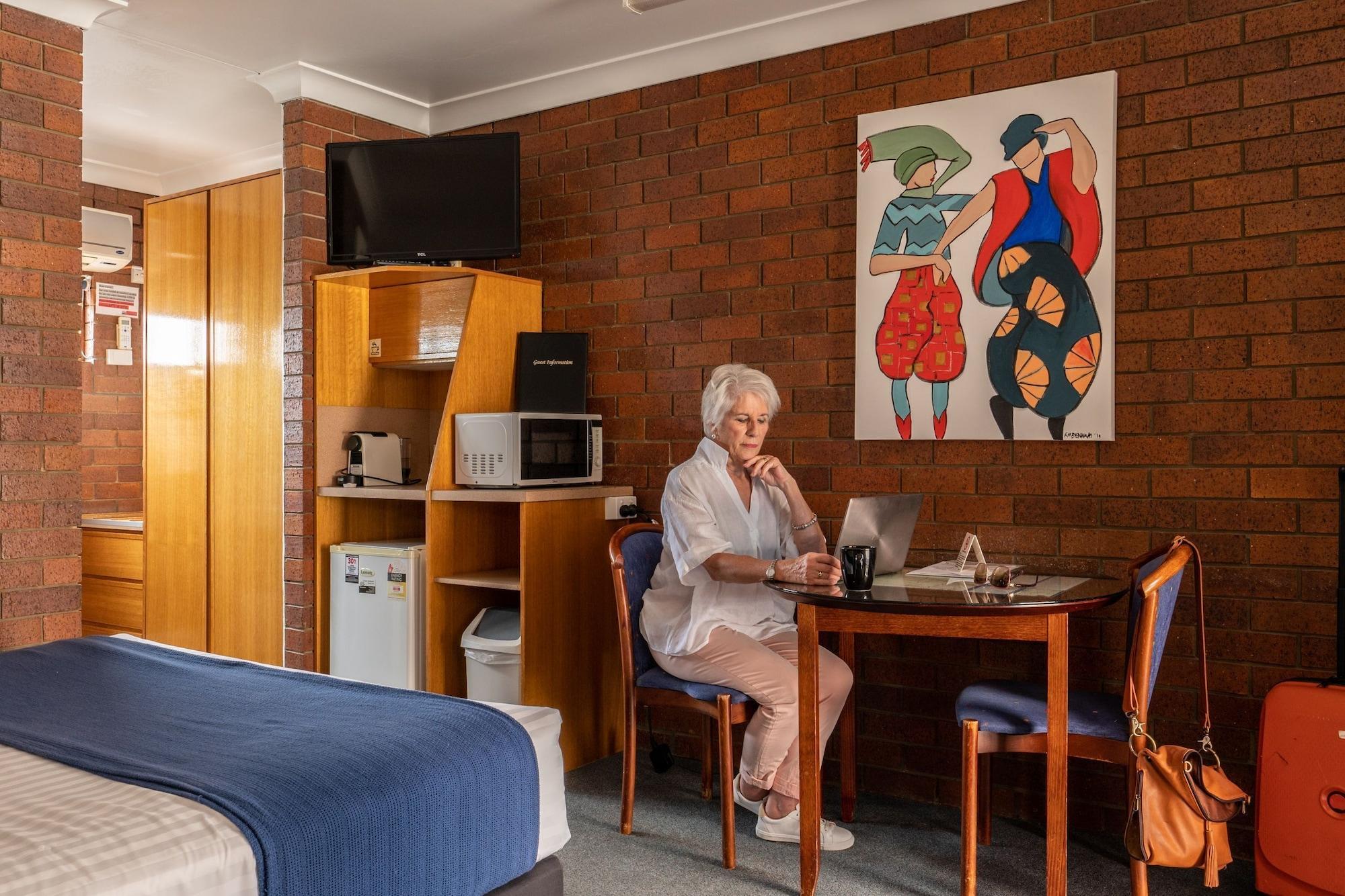 Country Pathfinder Motor Inn Dalby Dış mekan fotoğraf